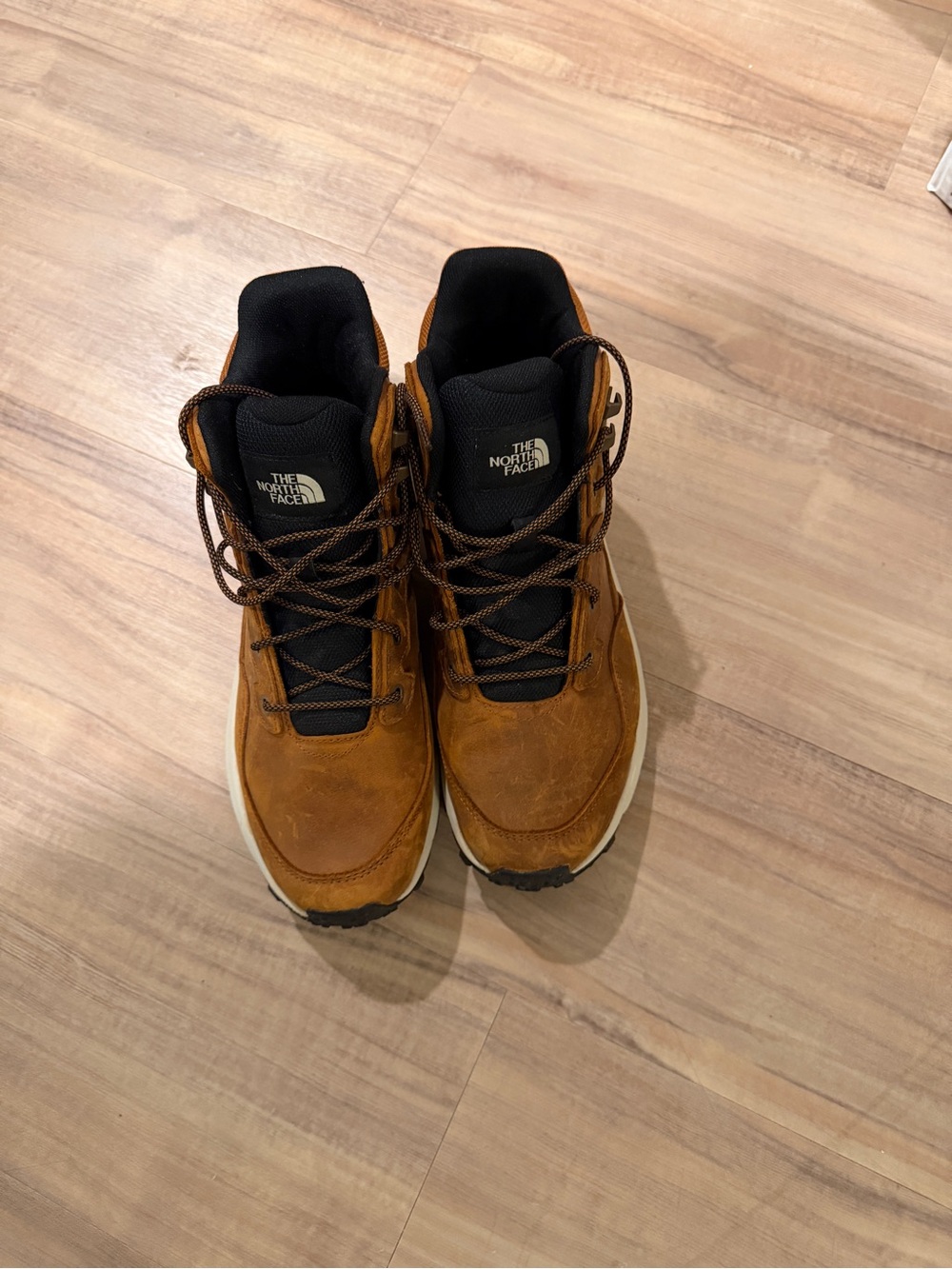 The North Face Vals II Mid leather waterproof hiking boot